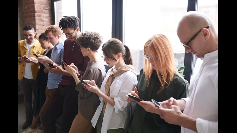 The Hidden Features in Your Smartphone You Didn’t Know About (2026) - Ai Tech illustration