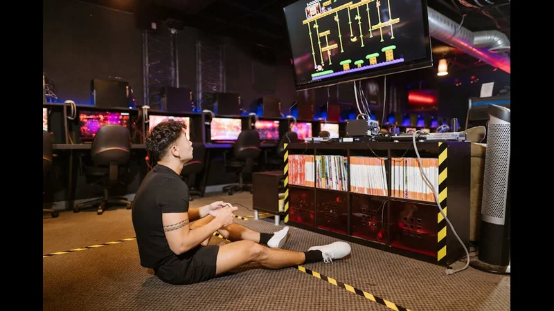 How Esports Became a Billion-Dollar Industry - Gaming & E-Sports detailed view