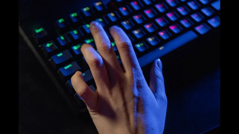 How to Choose the Best Laptop for Your Needs in 2026 - Hardware Tech visual representation