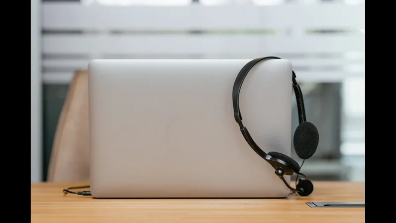 SSD vs HDD: Which Is Better for Your Needs? - Hardware Tech visual representation