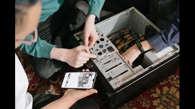 The Evolution of Computer Processors: From Silicon Beginnings to AI-Driven Architectures