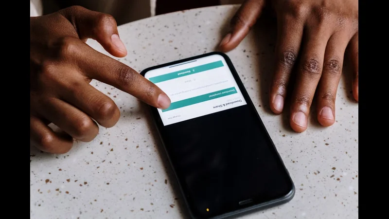 The Evolution of Mobile Technology: Past, Present, Future - Mobile Tech illustration