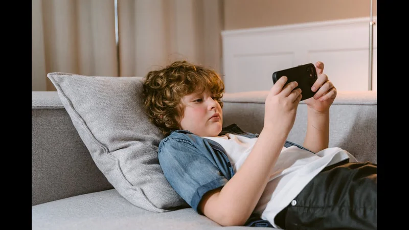 The Ultimate Smartphone Buying Guide for 2026 - Mobile Tech visual representation